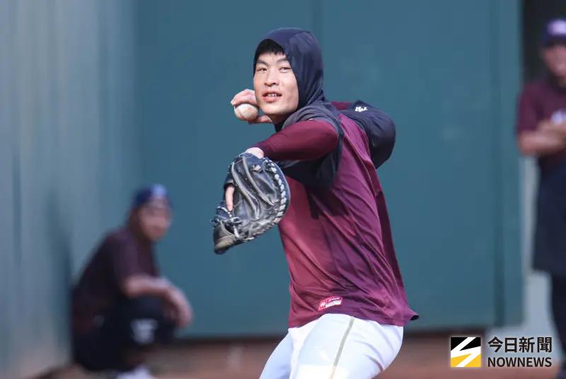 ▲樂天桃猿老將林泓育在台灣大賽首戰未先發，總教練古久保健二指出，林泓育身體狀況無法負荷過多打數。（圖／記者朱永強攝 ,2025.10.13）