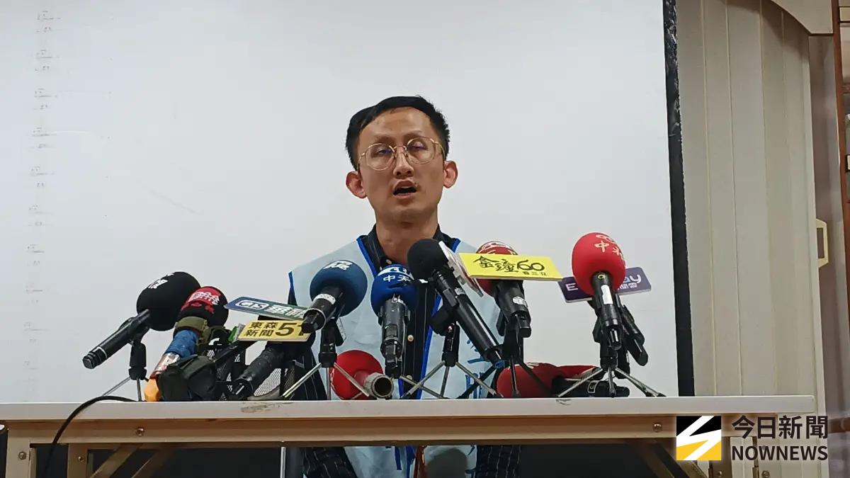 ▲桃園市空服員職業工會秘書長周聖凱透露，家屬仍然感到悲痛，希望早日釐清真相。（圖／記者許若茵攝）