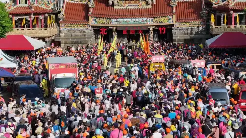 ▲白沙屯拱天宮媽祖創造歷史前往竹北天后宮，吸引超過6萬信眾到場共襄盛舉。（圖／白沙屯媽祖網路電視台）