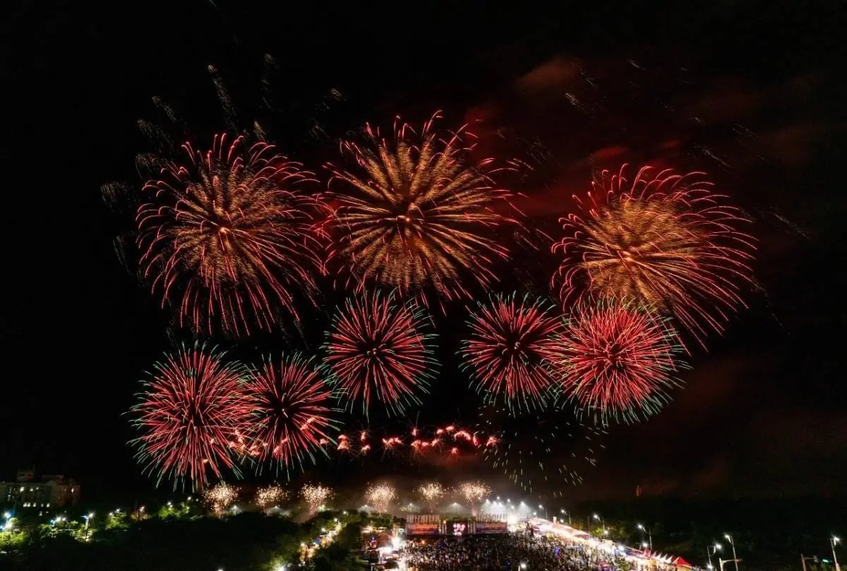 ▲2025宜蘭頭城煙火節將於10月17日至10月18日於頭城大武路舉行，兩天都將個別施放4場高空煙火秀，最高有長達1,680秒（28分鐘）煙火。（圖／宜蘭縣頭城鎮公所）