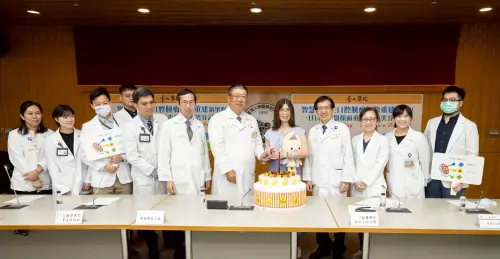 下顎、牙齦變形！52歲婦顎骨腫瘤侵襲　台大團隊「一天重建下巴」
