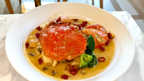 秋季吃螃蟹！玖尹推沙公、紅蟳新菜送煲湯　晶華三燔：鱈場蟹四吃
