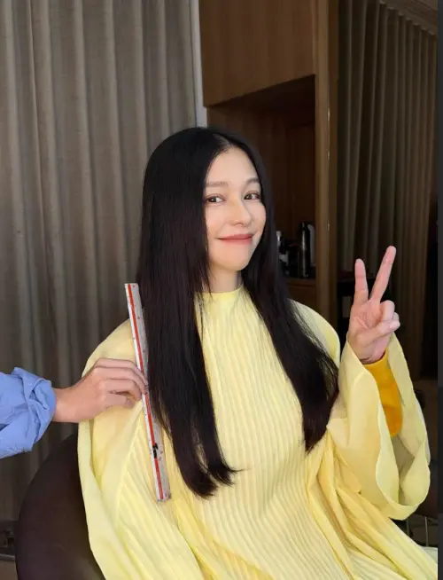 ▲徐若瑄為戲犧牲造型，剪去30公分長髮。（華映提供）