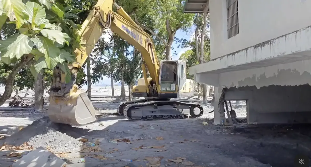 ▲危險！鏟子超人注意，佛祖街「這區域」先別靠近，房屋恐坍塌。（翻攝自Threads:chu1314521）