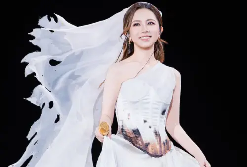 ▲鄧紫棋演唱英雄聯盟S15世界賽主題曲〈Sacrifice〉。（圖／IG@gem0816）