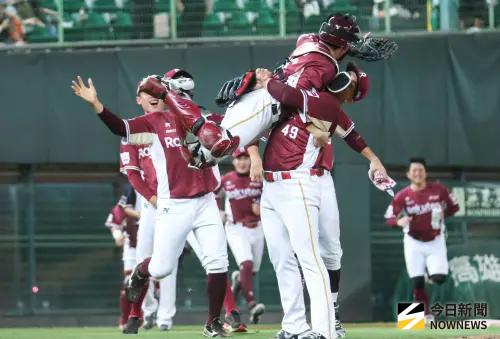 中職季後賽／樂天驚奇「下剋上」！4：3逆轉統一獅　殺進台灣大賽
