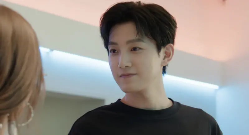 ▲范世錡（如圖）捲入于朦朧墜樓案，形象重挫，在《許我耀眼》中自願當趙露思的備胎，結果被她一句話拒絕了，還虧他「演得不錯」。（圖／翻攝自微博）