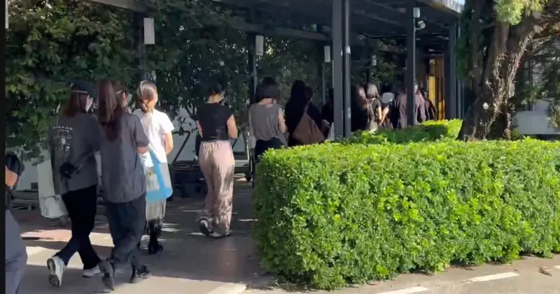 ▲長榮航空34歲孫姓空服員過世，同事親友送她進行火化。（圖／讀者提供，2025.10.14）