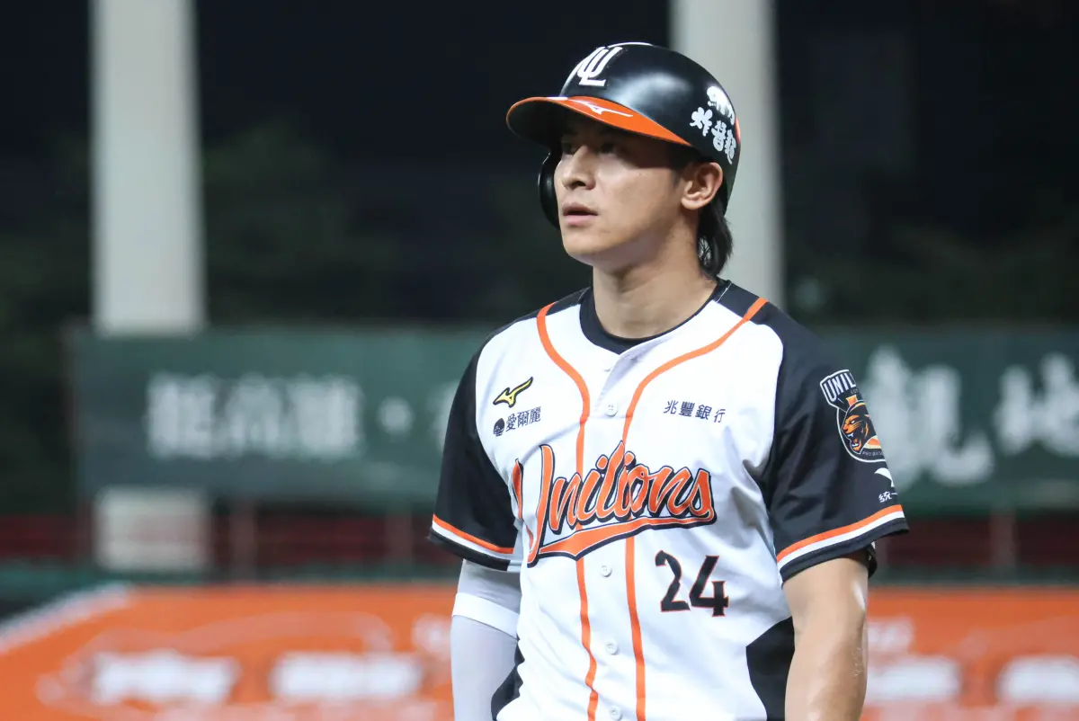 ▲有獅迷在Threads上分享，昨戰賽後在停車場遇到陳傑憲，後者搖下車窗跟球迷道歉，畫面讓人不捨。（圖／記者朱永強攝 ,2025.10.13）