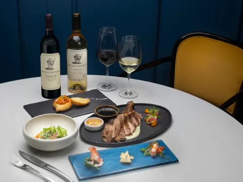 ▲10月17日在高雄漢來飯店11樓的PAVO餐酒館也有一場餐酒會，由PAVO餐廳主廚設計了6道料理，搭配鹿躍酒莊六款紅、白葡萄酒。（圖／漢來美食提供）