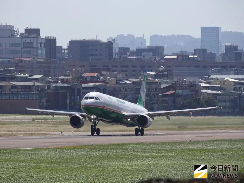 ▲長榮航空孫姓空服員告別式當天，長榮航空下午竟要回追9月份的請假證明，引發譁然。（圖／NOWNEWS資料照）