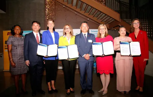 台美簽署智慧醫療合作意向　鳳凰城展示中心揭幕　啟動國際鏈結
