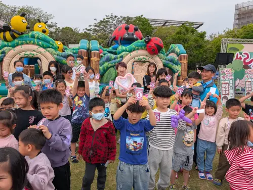 ▲立法委員陳亭妃長期關注托育與教育議題，期盼以完善制度協助年輕家庭減輕負擔，打造更友善的育兒環境。（圖／陳亭妃提供）