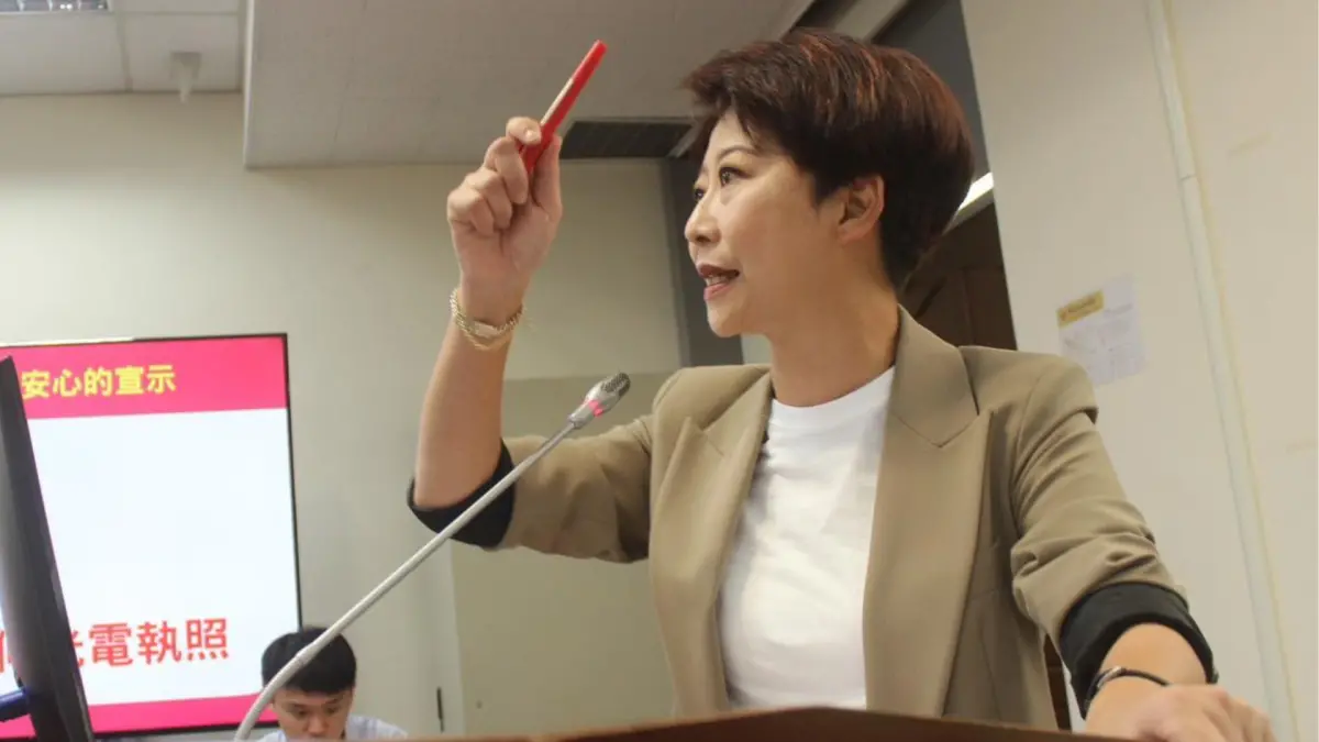 ▲民進黨立委陳亭妃13日質詢時強勢介入，獲農業部與經濟部允諾。（圖／陳亭妃臉書）