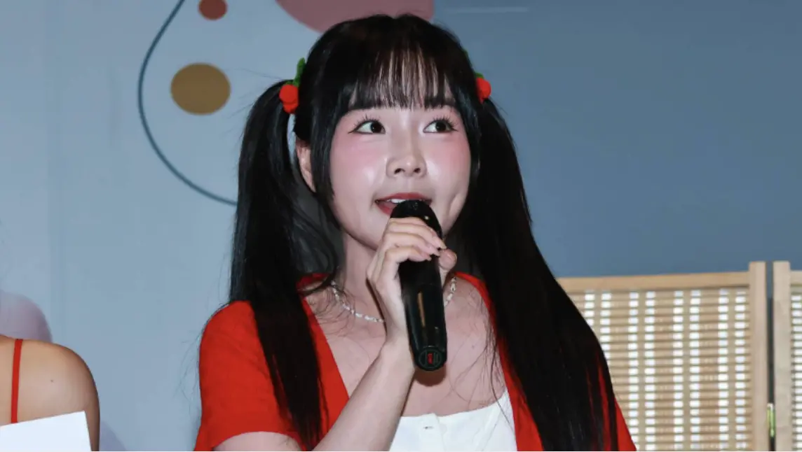 ▲資深主持人胡瓜爆離開主持25年的《綜藝大集合》，主持群之一的籃籃（如圖）今（14）日受訪透露透露胡瓜昨、明日持續錄影中，「看新聞才知道這件事，極力地懇求瓜哥可以繼續帶領我們，留下來最好！」（圖／記者吳翊緁攝影）