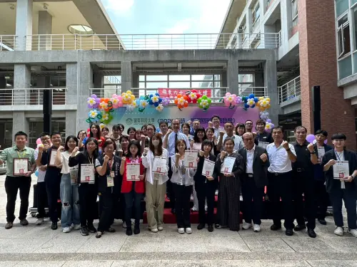 ▲嶺東科大首辦秋季就博會今登場，參與企業與校方代表大合照。（圖／嶺東科大提供）