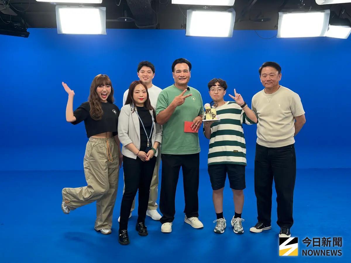 洪一中、何美密謀搞大事！為黃忠義慶生 兩愛女驚喜首曝光