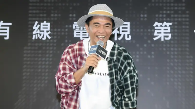 ▲資深主持人吳宗憲（如圖）入圍第60屆金鐘獎「綜藝節目主持人獎」，典禮倒數3天，今（14）日卻不見他於出席紅毯名單內，對此吳宗憲向《NOWNEWS今日新聞》回應，當天是否出席仍沒有定案；而胡瓜則透過妻子丁柔安證實，「當天有工作，所以無法前往參加！」（圖／三立提供）