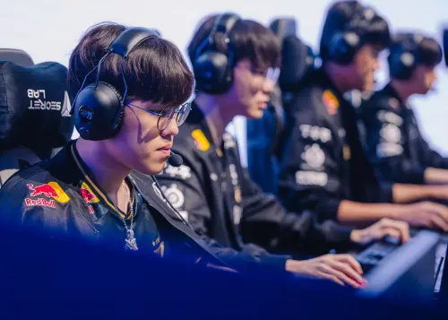 ▲T1在第二場比賽的中期決策出現很大問題。（圖／LOL Esports Flickr）