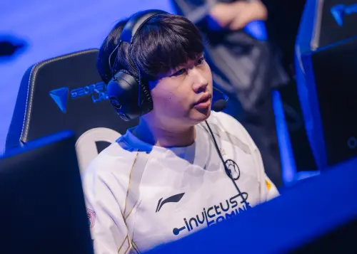 ▲IG 打野 Wei 在本場比賽31分鐘出現致命失誤，使用位移進入巴龍池探視野被 T1 團隊擊殺。（圖／LOL Esports Flickr）