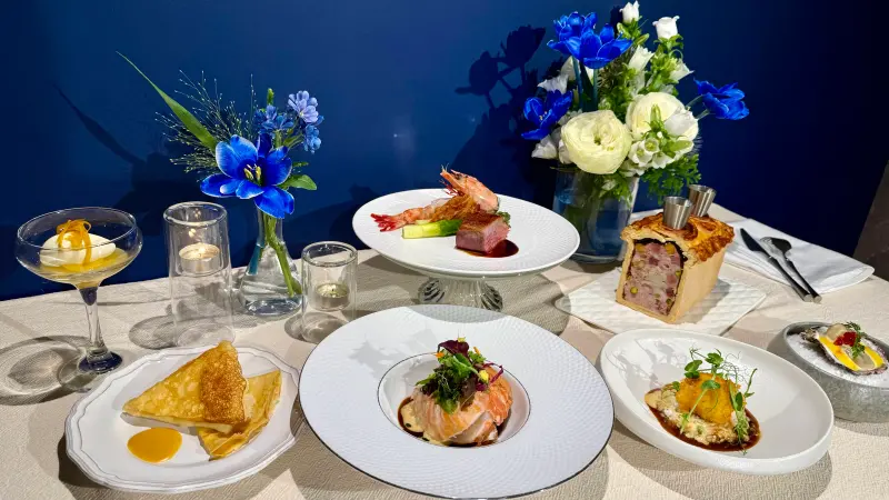 ▲夏慕尼分享合照送「整尾龍蝦」！王品夏慕尼邀法國諾曼第米其林一星餐廳Restaurant G.a.主廚David Goerne登台，舉辦星級鐵板客座餐會，《NOWNEWS》記者搶先開箱。（圖／記者蕭涵云攝）