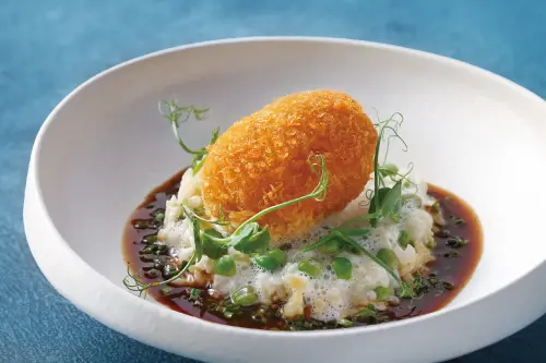 ▲「小牛胸腺燉飯｜帕瑪森起司泡沫」。（圖／王品集團提供）