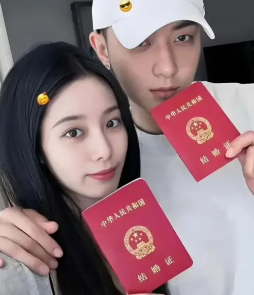 ▲黃子韜（右）與徐藝洋（左）將於三亞舉辦婚禮。（圖／翻攝自微博）