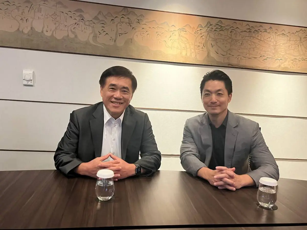 ▲國民黨主席候選人郝龍斌合體台北市長蔣萬安。（圖／翻攝自郝龍斌臉書）