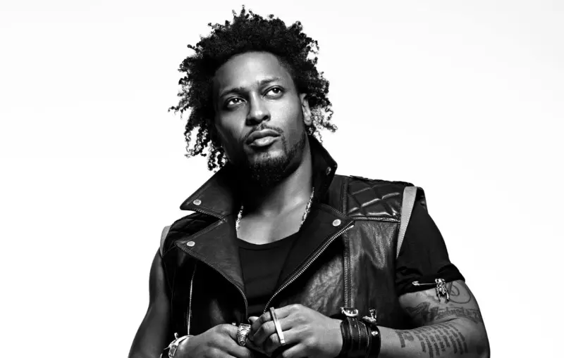 ▲美國靈魂歌手D’Angelo胰臟癌病逝，享年51歲，他生前拿過4座葛萊美，專輯《Voodoo》在滾石雜誌的排行中，甚至超越披頭四《白色專輯》名次。（圖／D’Angelo臉書粉專）