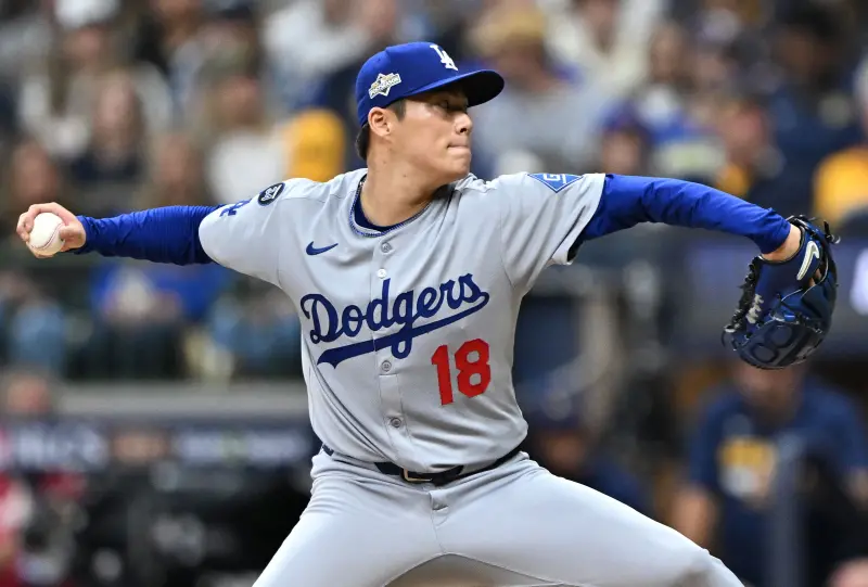 ▲山本由伸此役也不遑多讓繳出旅美生涯首度完投9局僅失1分，只被敲3支安打，飆出7K的成績。（圖／美聯社／達志影像）