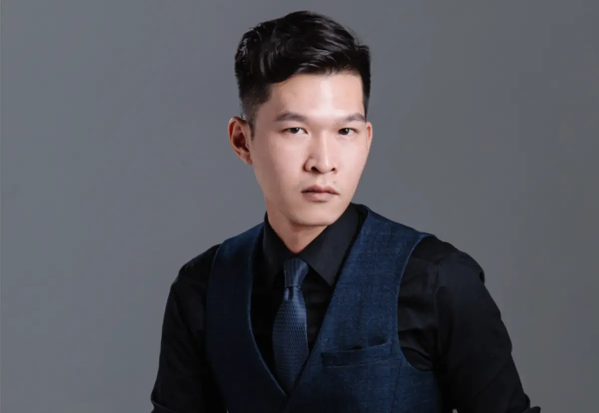 ▲丁啓修律師涉嫌洩密給販毒集團，害檢警搜索毒品分裝廠的行動撲空。（圖／翻攝法律事務所網站）