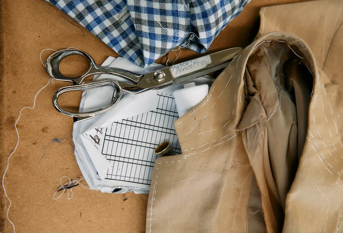 ▲完美匠心執著，精湛剪裁技藝。（圖／Kiton提供）