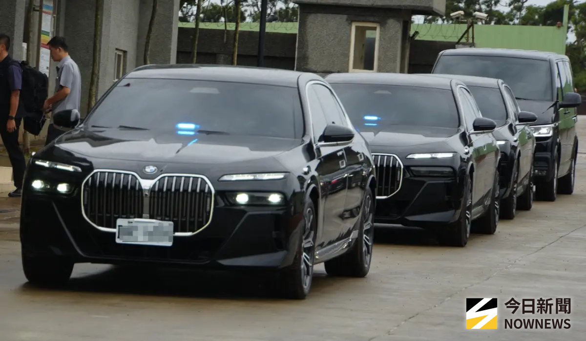 ▲民眾拍賴清德總統車隊遭警方制止，稱行為「違法」，引發爭議。（資料照／記者呂炯昌攝）