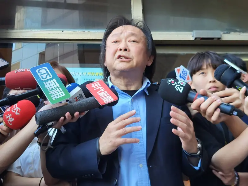 文化統戰？王世堅「匆匆忙忙連滾帶爬」　入中國出版社十大流行語