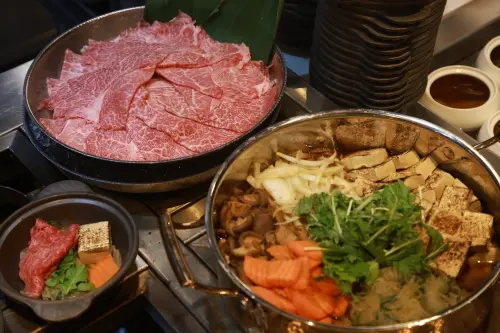 ▲和牛四吃中，不容錯過的包含和牛壽喜燒。（圖／記者葉政勳攝）