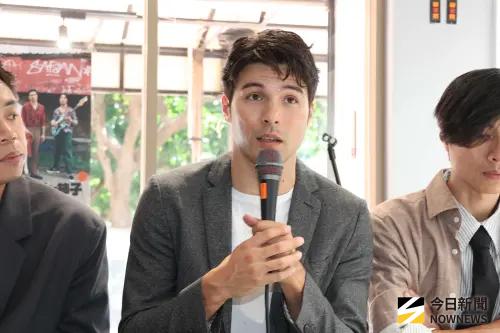 鳳小岳圓夢組團！壓克力柿子半年征戰金曲舞台　年底計劃全曝光
