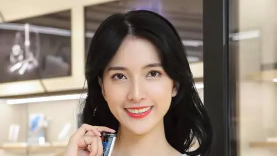 ▲陳匡怡（如圖）近期再度發話，表示自己不用透過穿薄紗來勾引男人，更找來台大學長幫忙當清官，直言自己近期傷心到暴瘦、一直做惡夢。（圖／翻攝自陳匡怡臉書）