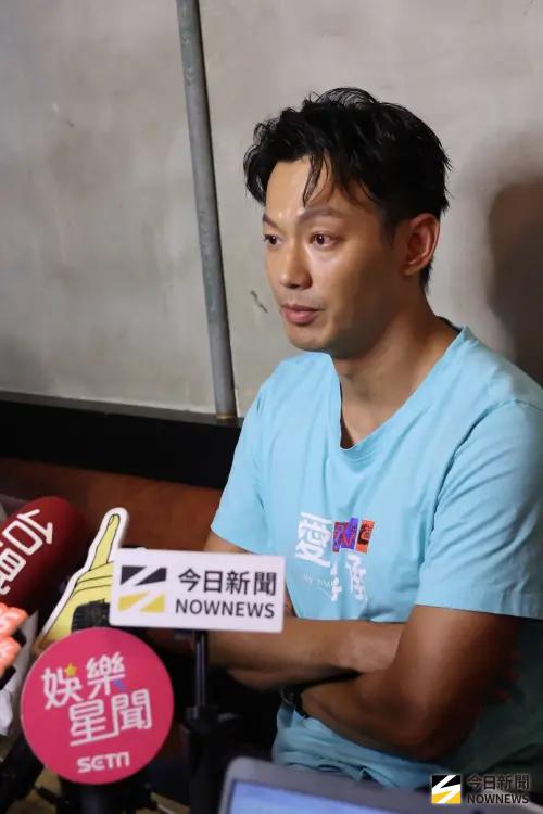 ▲藝人威廉（如圖）今年5月捲入閃兵風波，今（15）日台北街頭開工，面對媒體講一次說清楚。（圖／記者吳翊緁攝影）