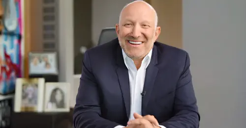 Secretary Lutnick talks to his supporters. (Facebook, Howard Lutnick)