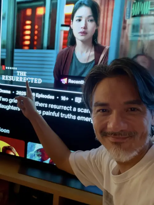 ▲馮德倫（右）發布觀賞《回魂計》放閃圖文，網友反應熱烈。（圖／摘自 IG@stephenfungible）