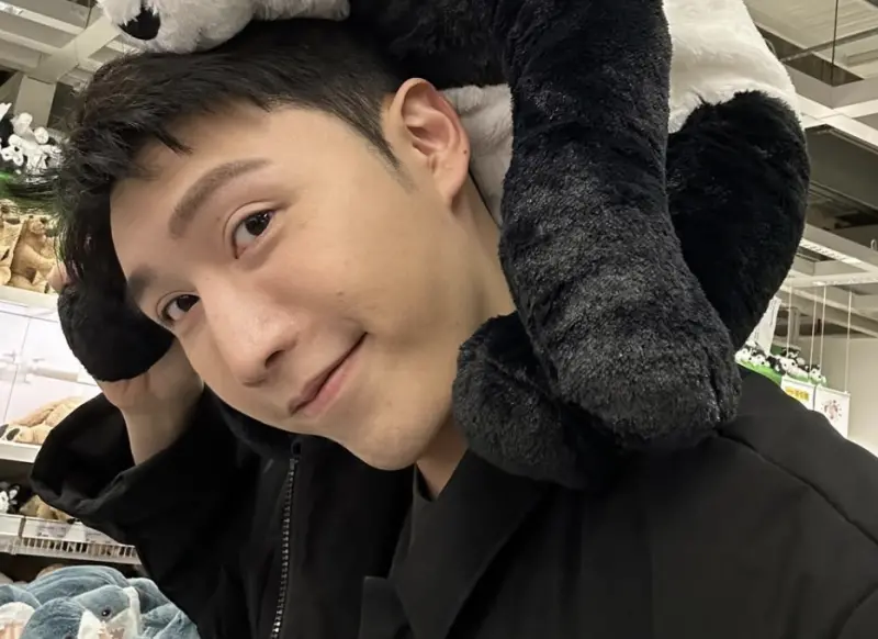 ▲百萬網紅見習網美小吳（如圖）近日到歐洲旅遊，不料落地後發現行李被寄丟，讓他崩潰哀嚎：「我沒買保險」，慘花8千重新買日用品，影片一出粉絲紛紛留言：「看完馬上買旅遊險」。（圖／翻攝自IG beauty___wu）