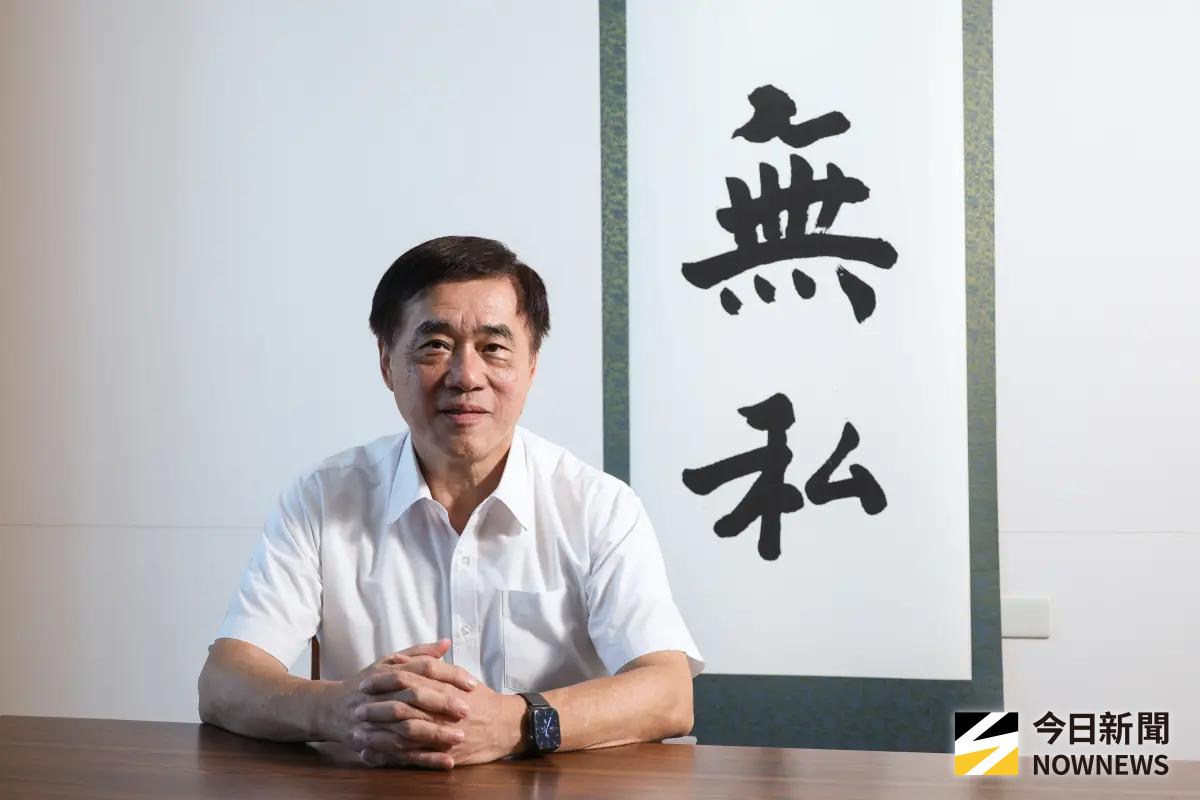 ▲國民黨主席候選人郝龍斌接受《NOWNEWS今日新聞》專訪時首透露選前心情，自己「心情輕鬆穩定，但是非常的謹慎」。（圖／記者陳明安攝）