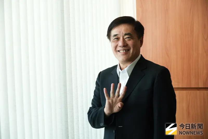 ▲國民黨主席候選人郝龍斌接受《NOWNEWS今日新聞》專訪，談及和盧秀燕有關議題。（圖／記者陳明安攝）