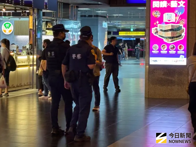 ▲鐵路警察加強巡邏。(圖/記者呂炯昌攝)