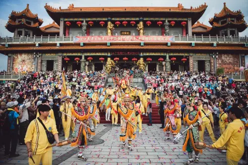 ▲五夜暗訪遶境將夜巡桃園各區，進行路祭儀式。（護國宮提供）