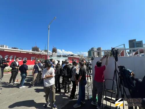 ▲新光人壽動土典禮已經開始彩排（圖／記者顏真真攝）