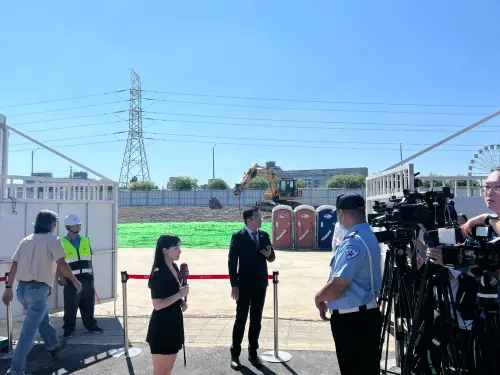 ▲新光人壽動土典禮已經開始彩排（圖／記者顏真真攝）