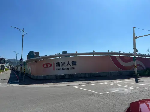 ▲新光人壽動土典禮已經開始彩排（圖／記者顏真真攝）