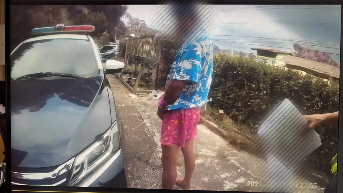 好貴的一泡尿！苗栗脫序男嗆警還「對警車尿尿」 挨罰6000元糗了