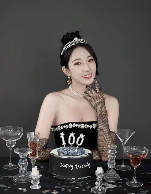 ▲檸檬（如圖）迎來30歲生日時，開心在社群宣布買房。（圖／翻攝自IG funkygirls_lemon）